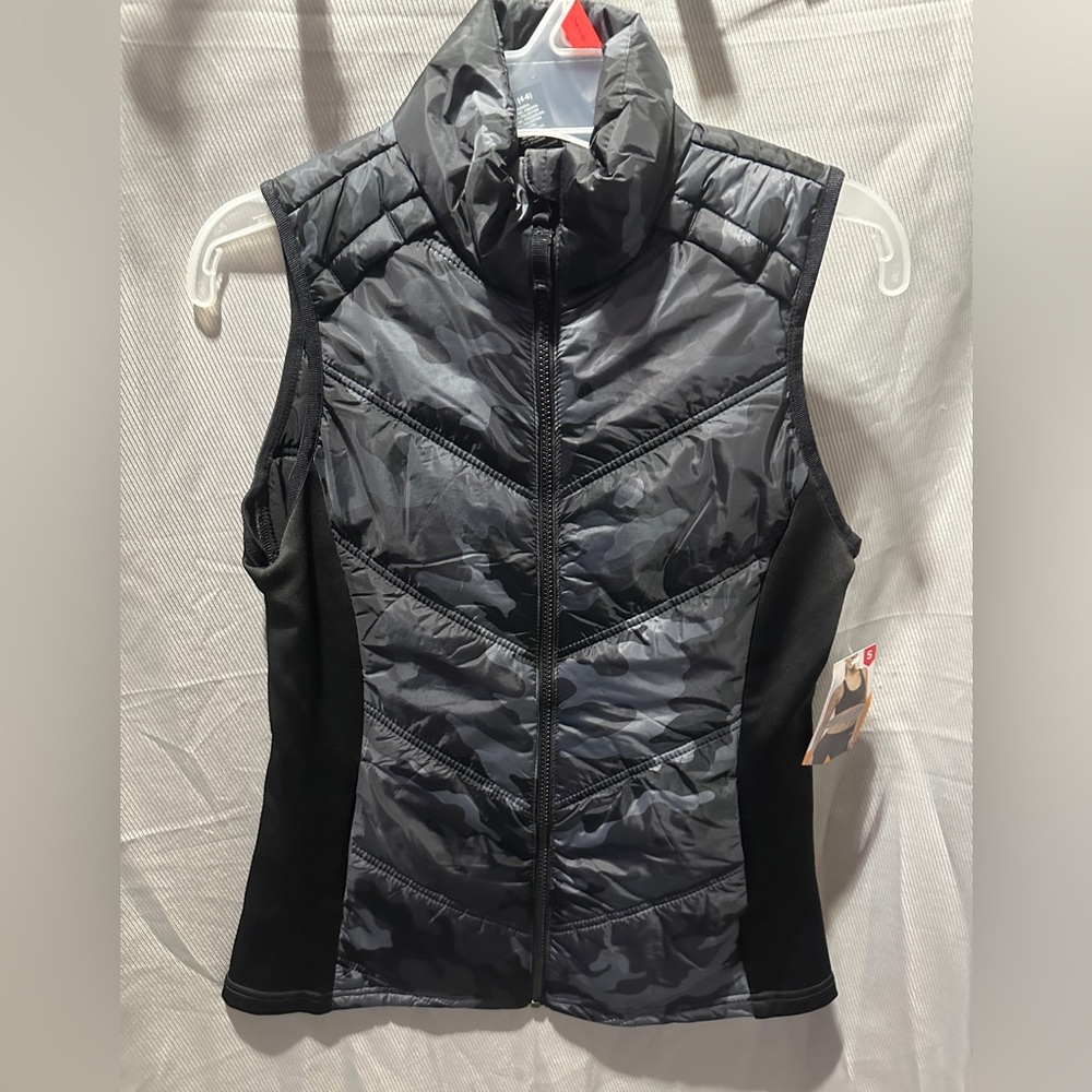 Black small Avia vest